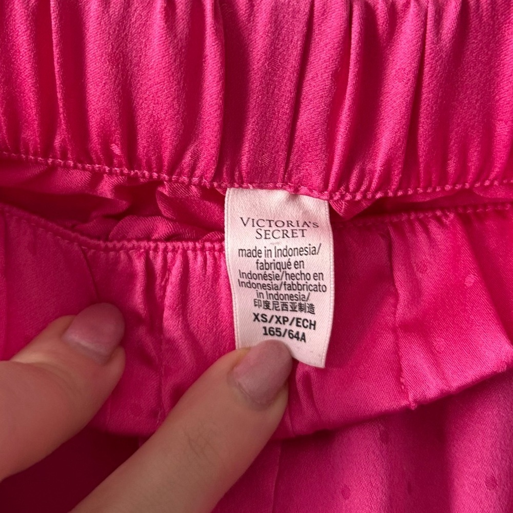 Victoria's Secret Pink Satin Pajama Shorts with Sparkly V Emblem & Polka Dots - Picture 5 of 5